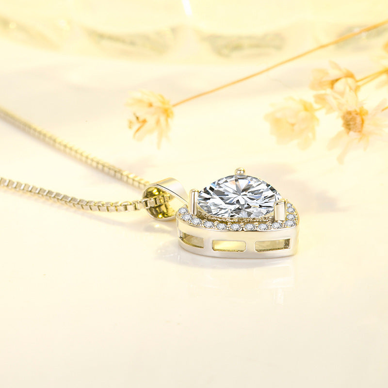 New White Diamond Imitation Moissanite Heart Pendant Necklace