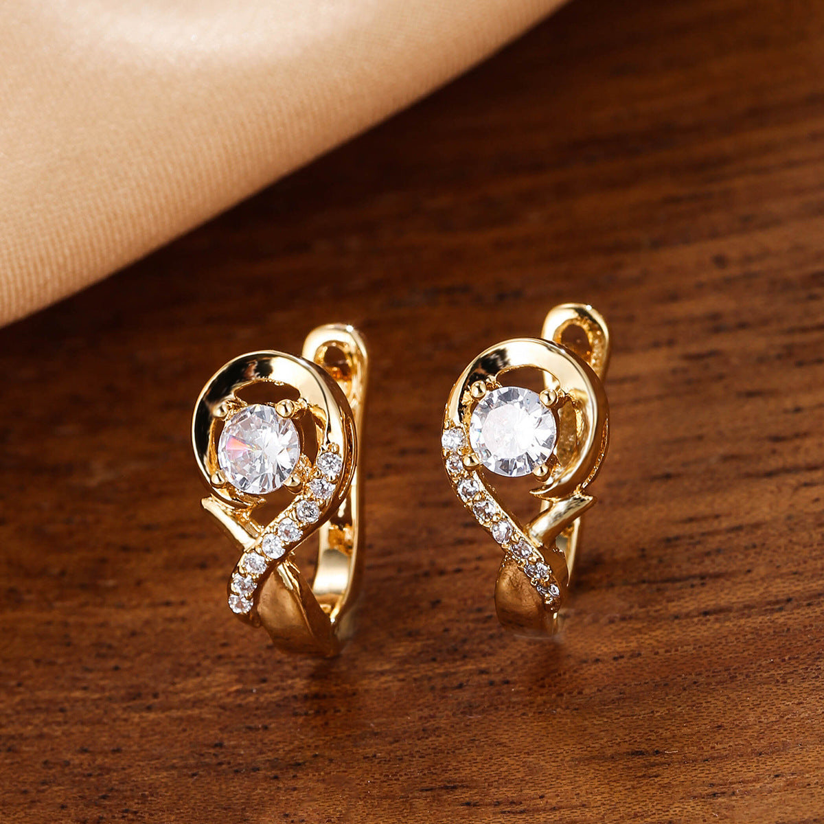 Classic Silver Elegant Musical Note Earrings